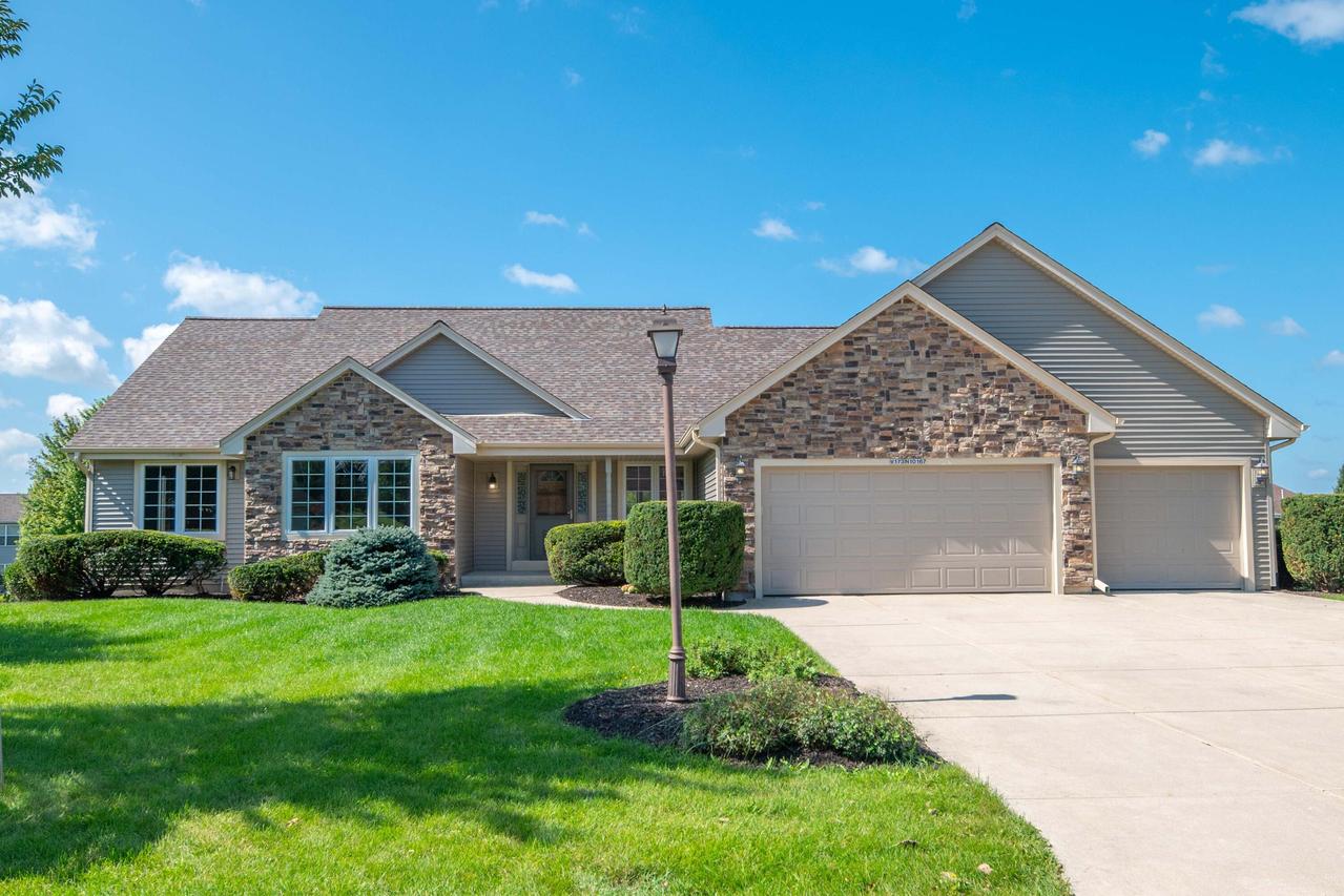 W173N10167 Woodbridge Ln, Germantown, WI 53022