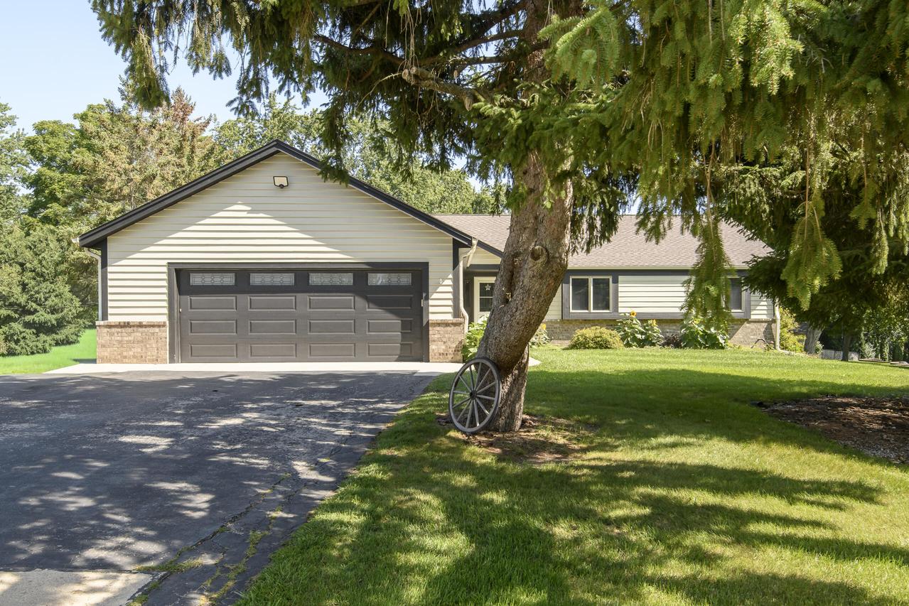 11506 W Janet Ct, Franklin, WI 53132