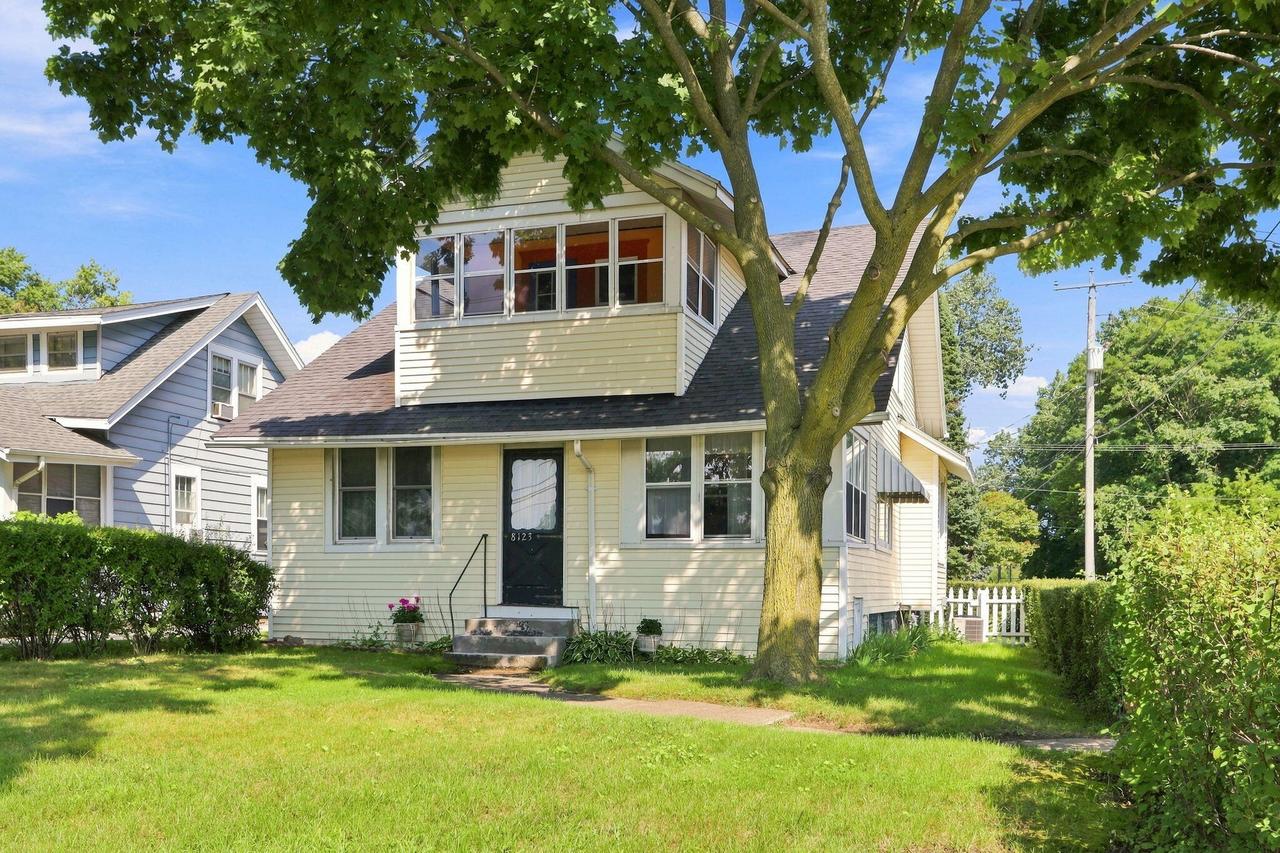 8123 Sheridan Rd, Kenosha, WI 53143