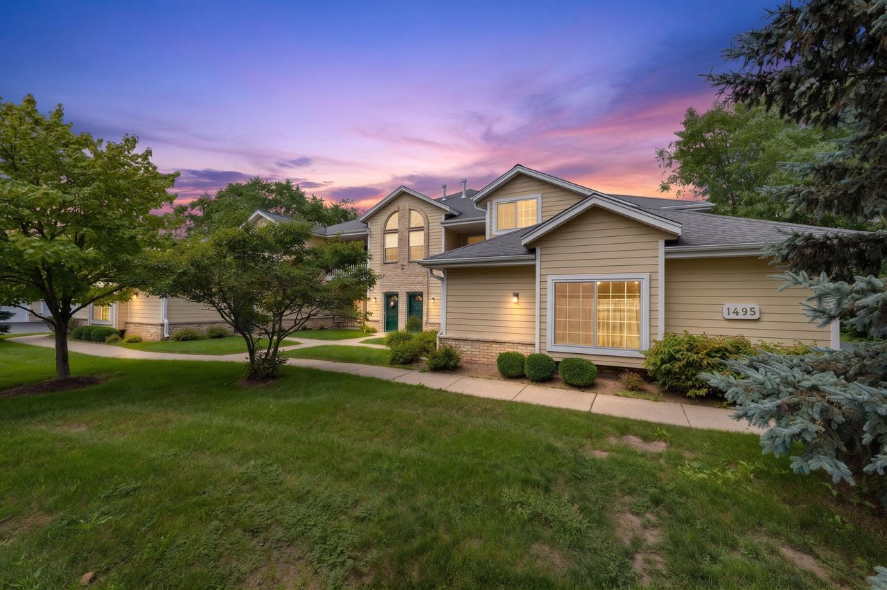 1495 Garay Ln #5, Port Washington, WI 53074