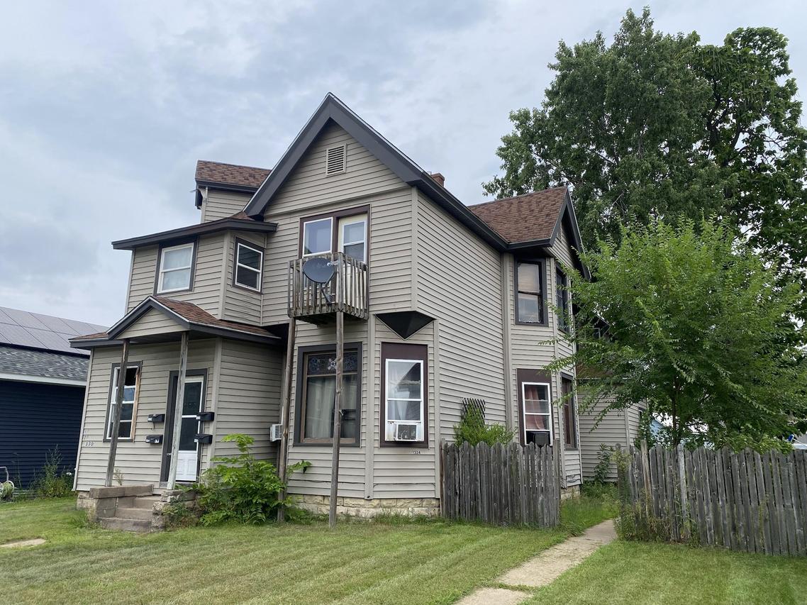 1328 Caledonia St, La Crosse, WI 54603
