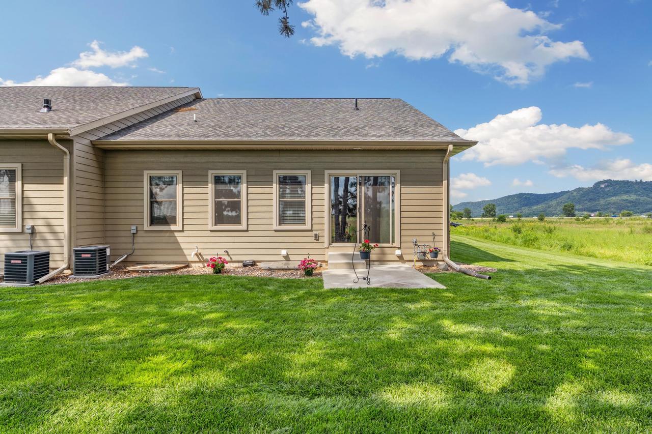 1800 Prairie Pl #4, Holmen, WI 54636
