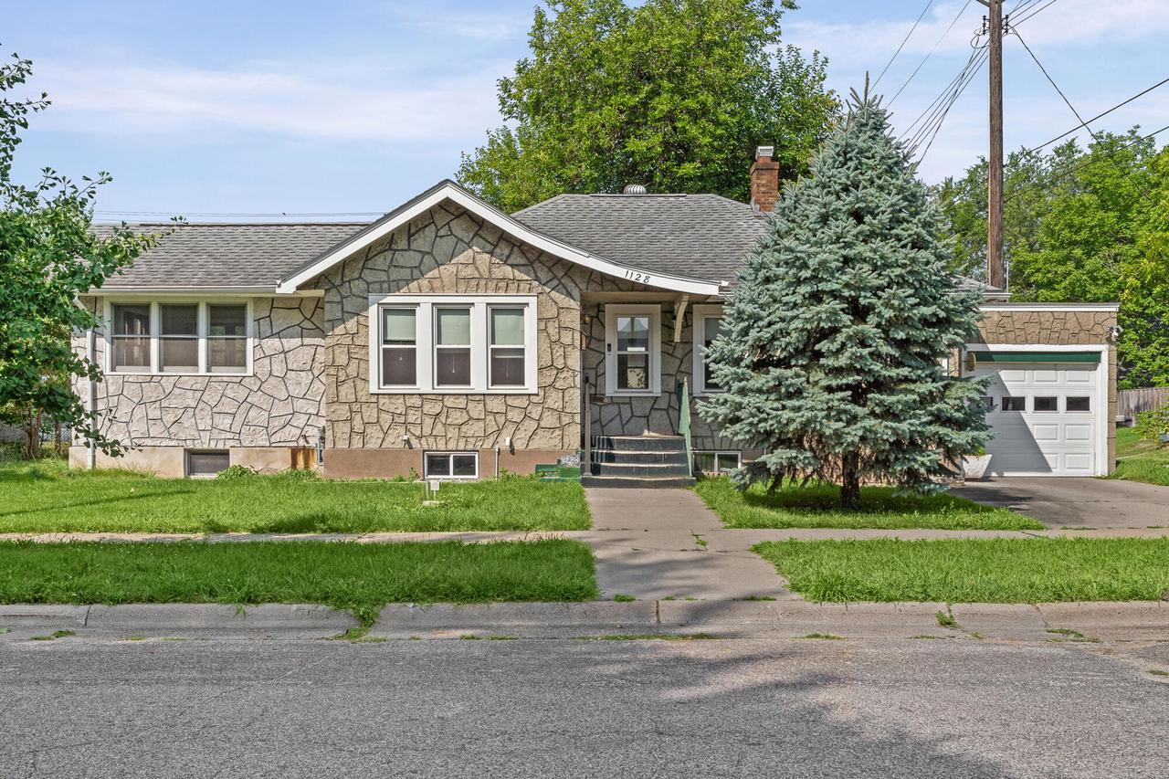 1128 19th St, La Crosse, WI 54601