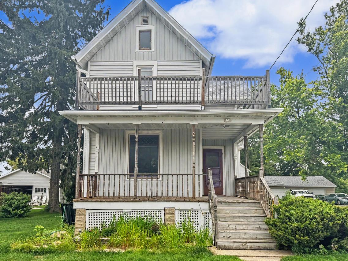 139 W Oak Grove, Juneau, WI 53039