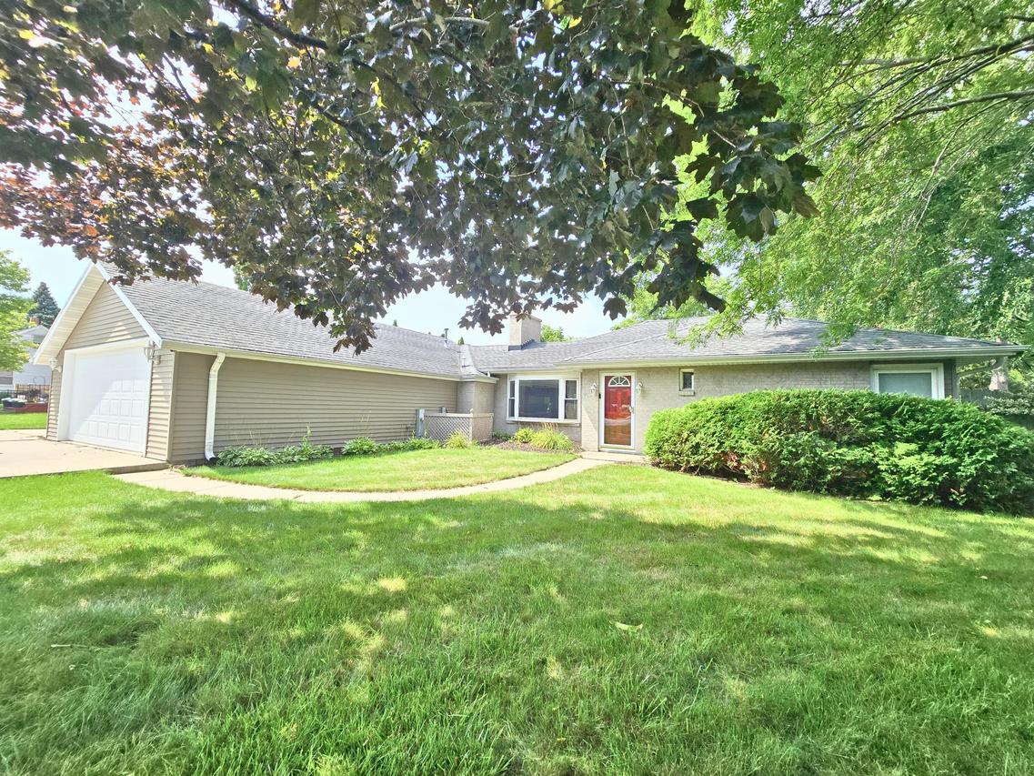 4844 Erie St, Caledonia, WI 53402