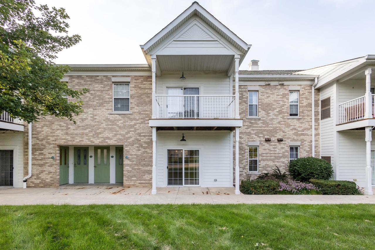 2704 Northview Rd #148, Waukesha, WI 53188