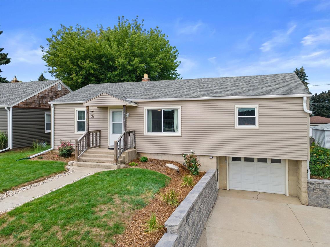 1710 Michigan Ave, South Milwaukee, WI 53172