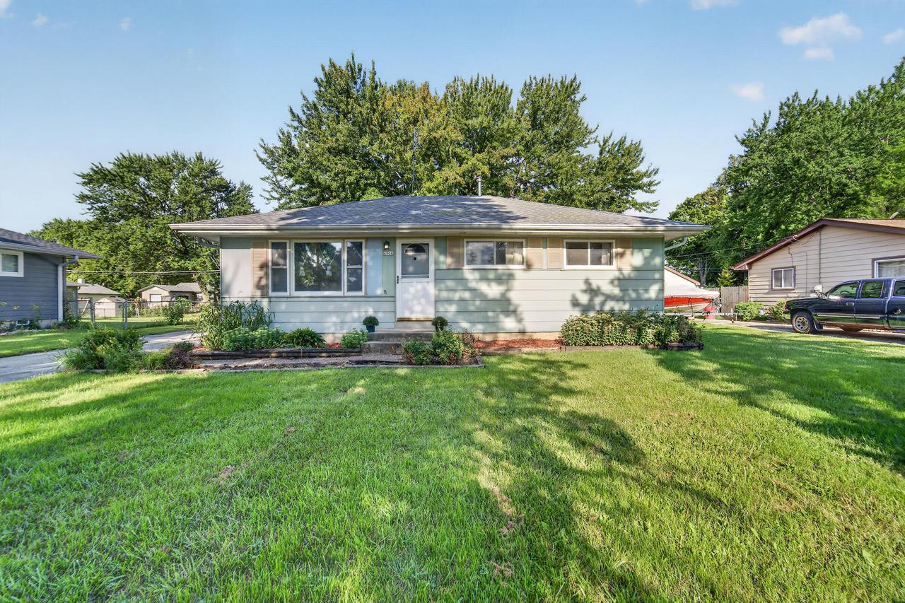 4906 Charles St, Caledonia, WI 53402