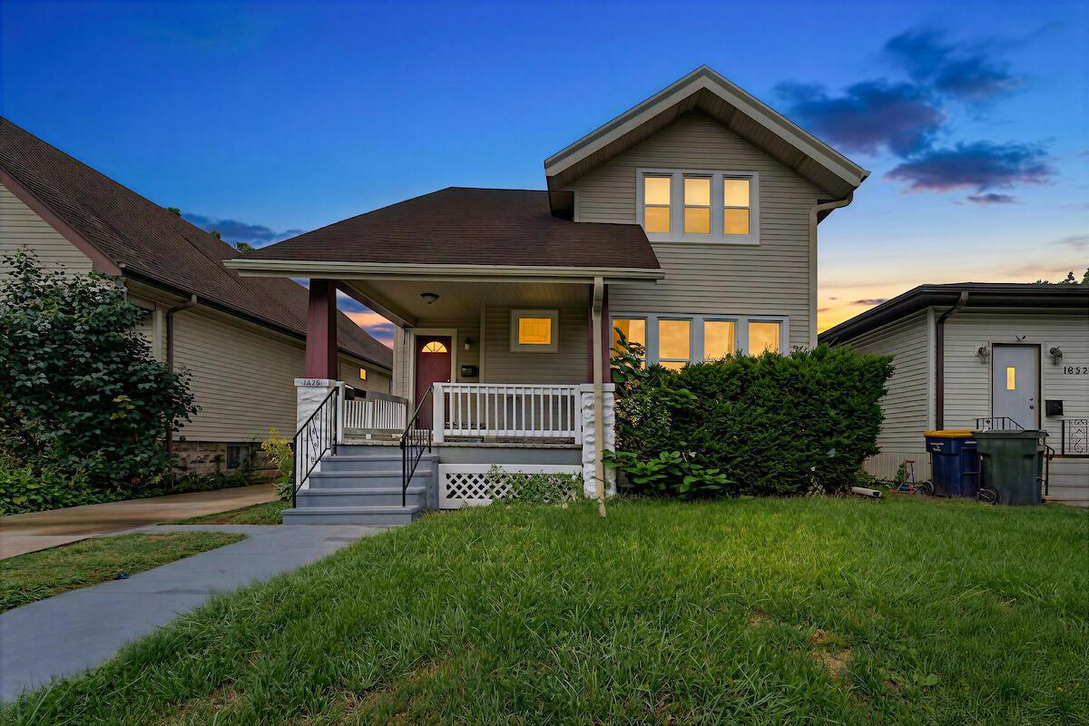 1639 S 79th St, West Allis, WI 53214