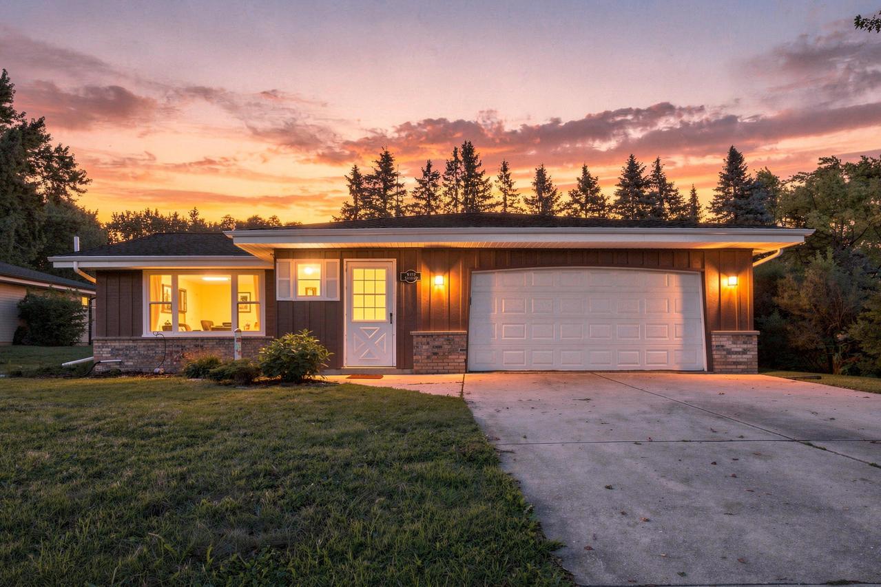 W157N10840 Catskill Ln, Germantown, WI 53022