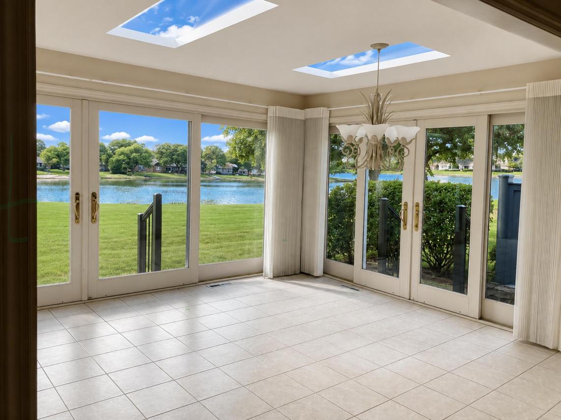 2115 W Norfolk Ct, Mequon, WI 53092
