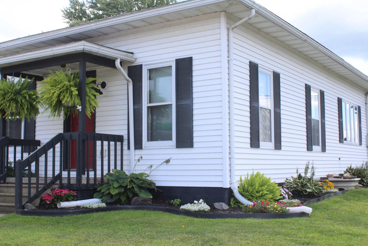 220 W Clifton St, Tomah, WI 54660
