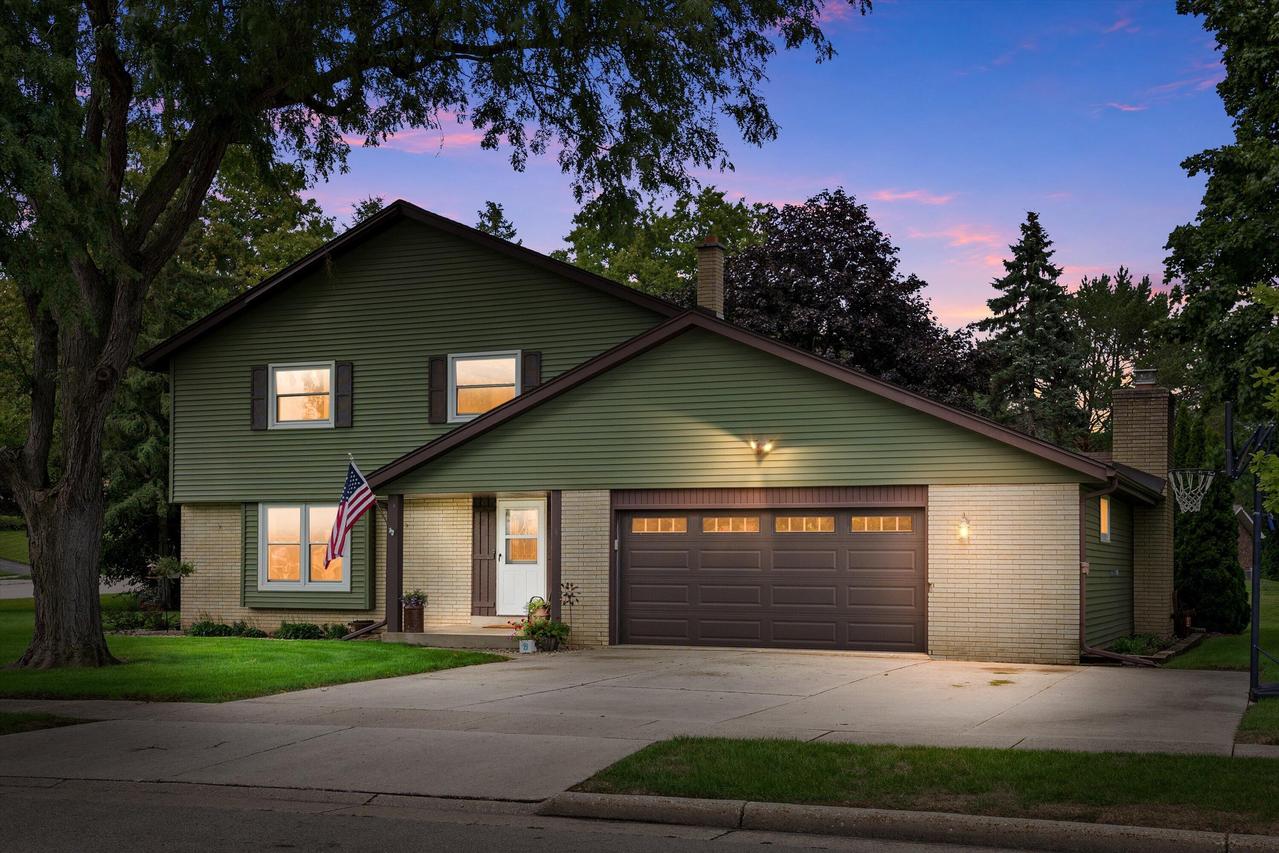 148 Beth Ct, Burlington, WI 53105
