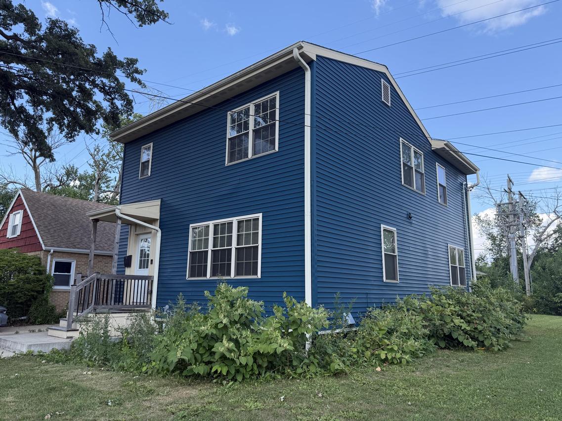 5544 N Dexter Ave, Glendale, WI 53209