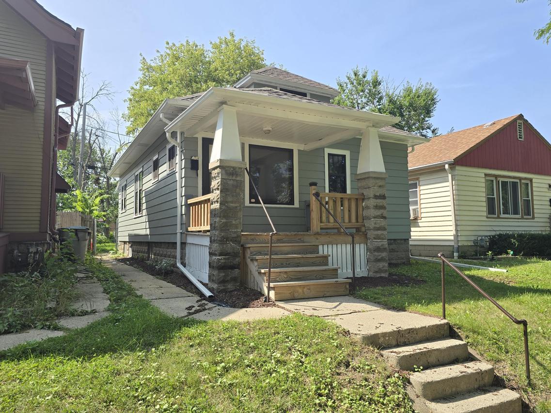 4933 N 38th St, Milwaukee, WI 53209