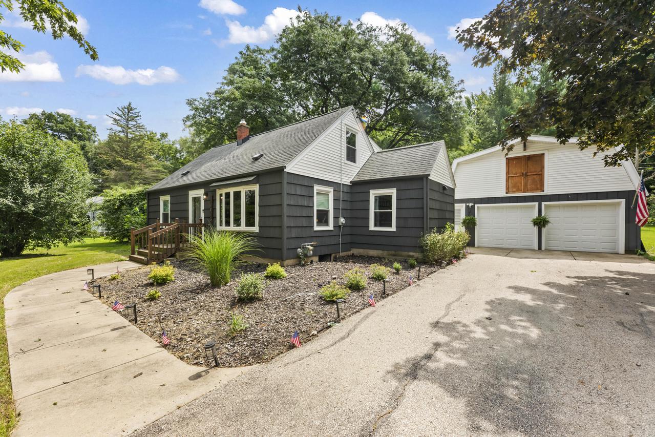 16845 Judith Ln, Brookfield, WI 53005