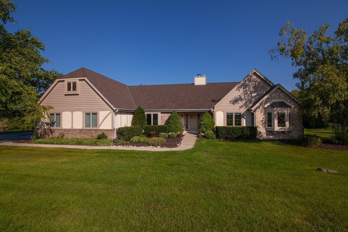 N27W30818 Golf Hills, Delafield, WI 53072