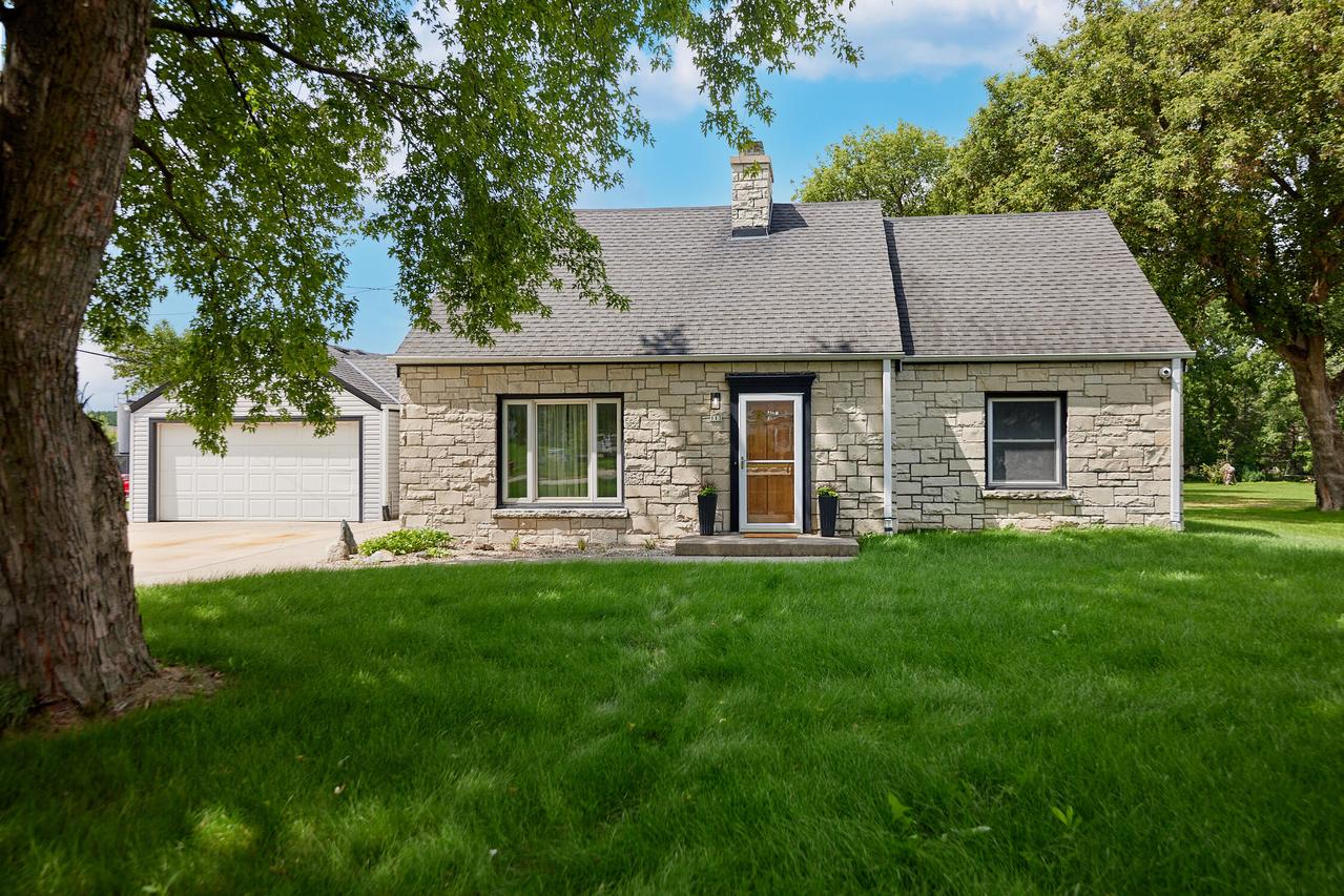 113 N 121st St, Wauwatosa, WI 53226