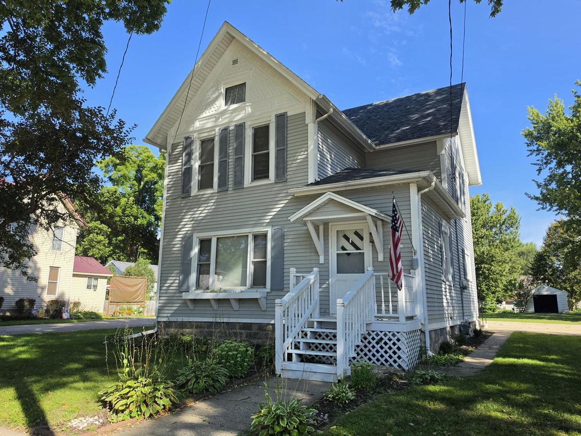 504 E Montgomery St, Sparta, WI 54656