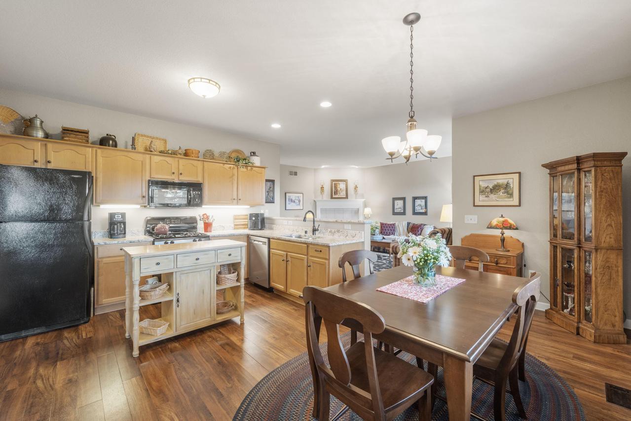 691 W Dekora St #Unit E, Saukville, WI 53080