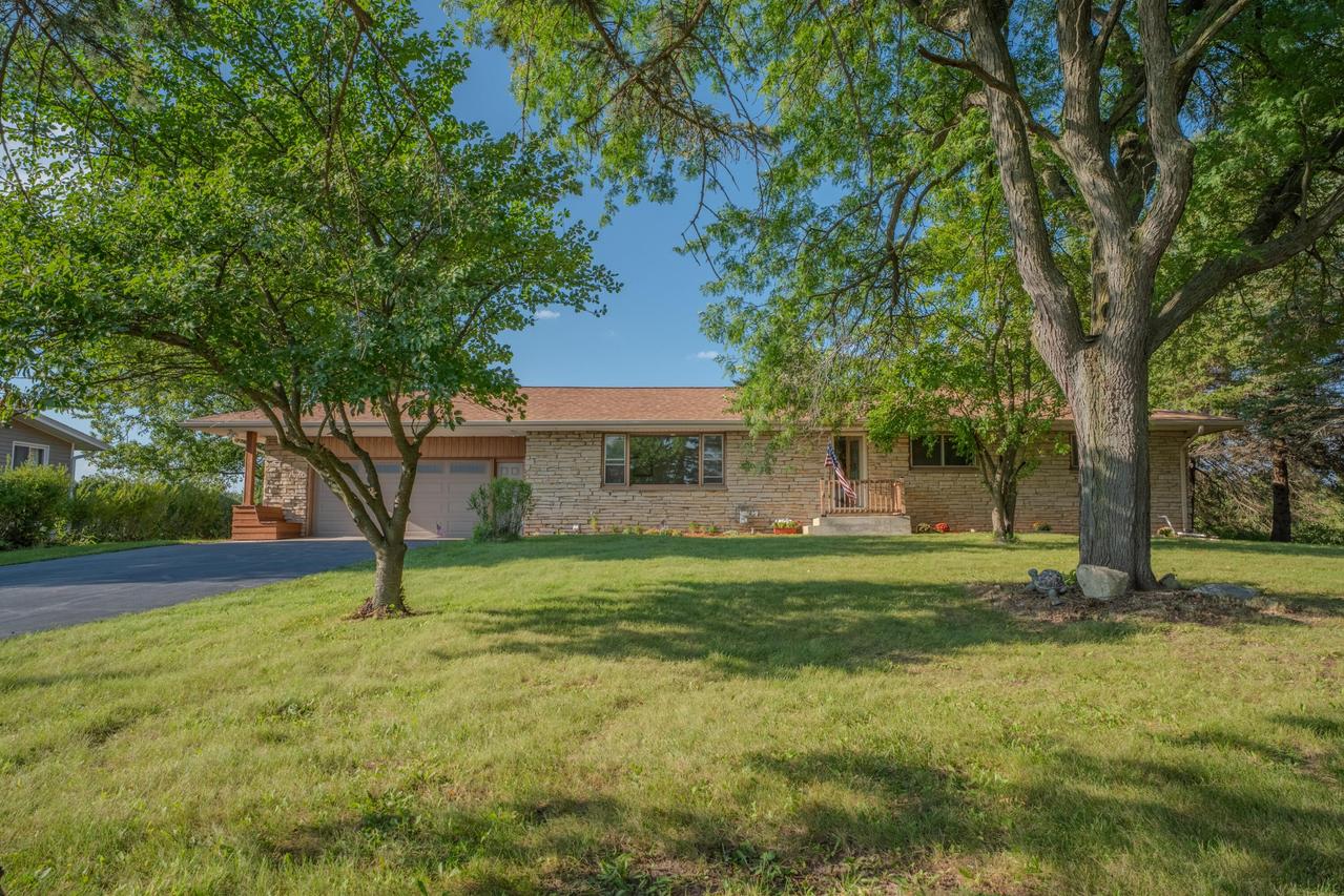 N124W18420 Lovers Ln, Germantown, WI 53022