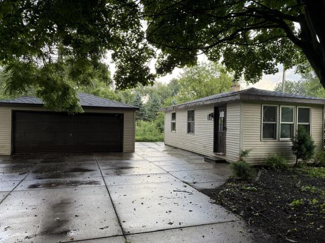 7105 Old Spring, Mount Pleasant, WI 53406