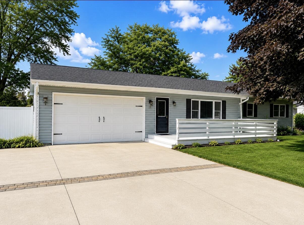 1170 Cypress Pt, Twin Lakes, WI 53181