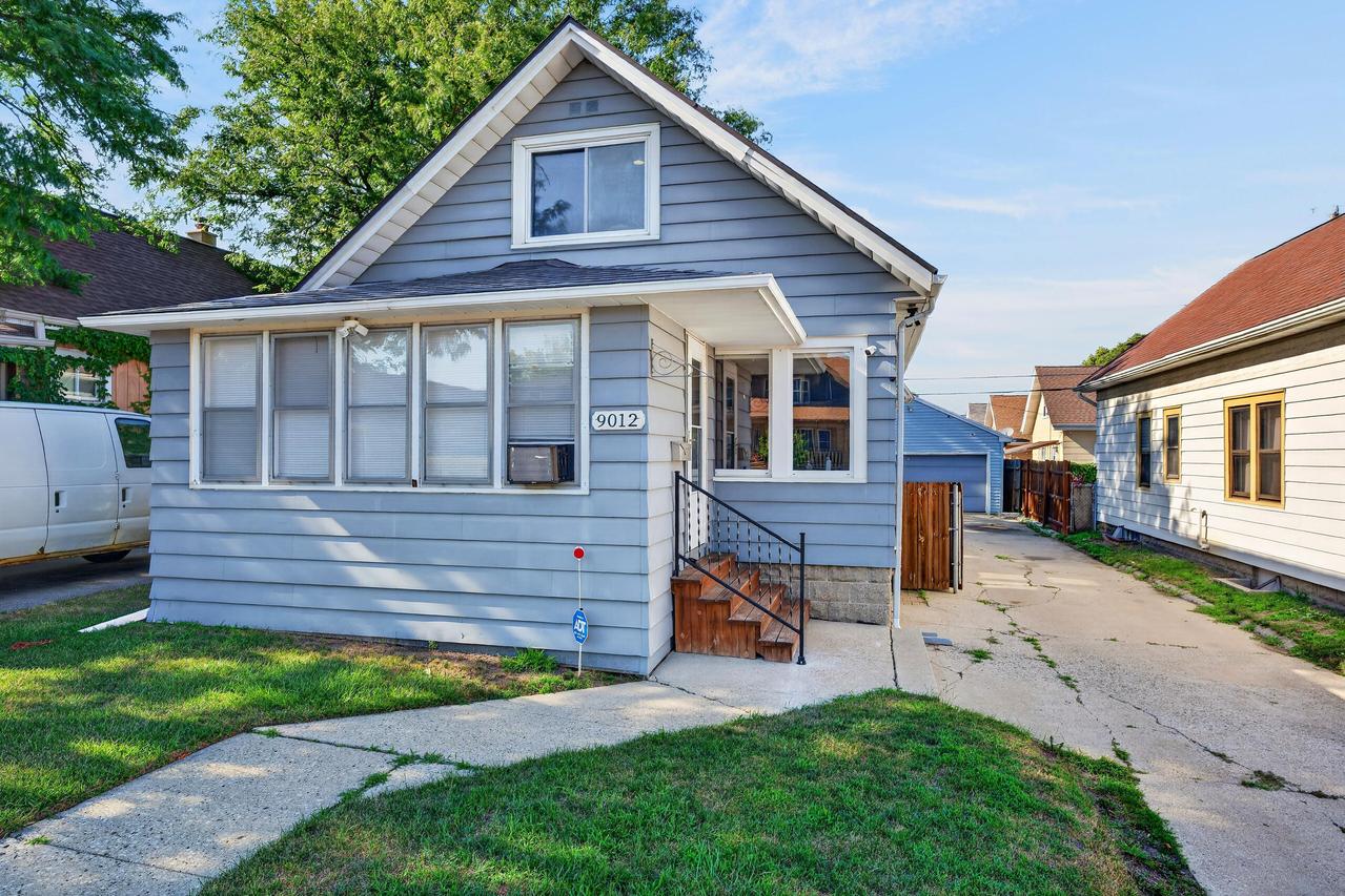 9012 W Greenfield Ave, West Allis, WI 53214