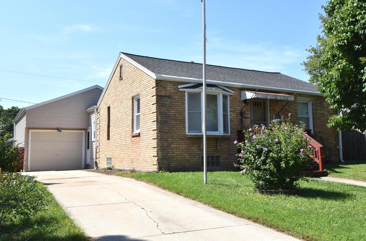 206 Belmont Ave, Racine, WI 53405