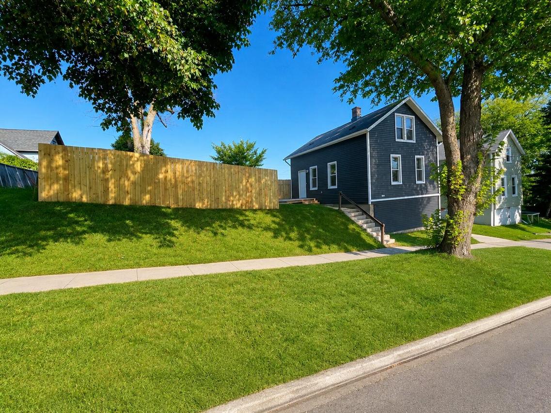 1019 N 12th St, Sheboygan, WI 53081