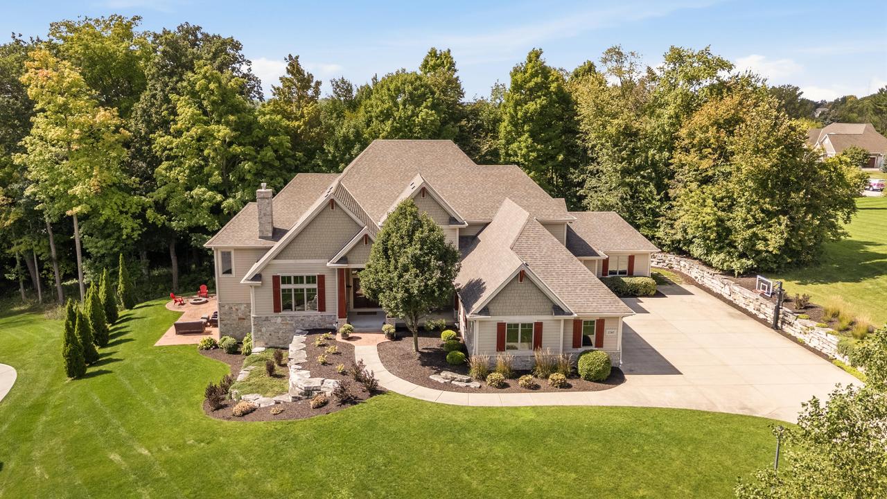 1265 Lorien Ct, Brookfield, WI 53045