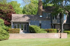 1 Deepwood Dr #A1, Wind Point, WI 53402