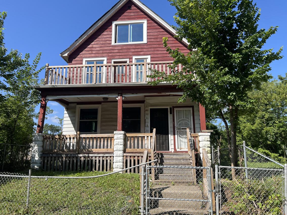 3057 N 21st St #3059, Milwaukee, WI 53206