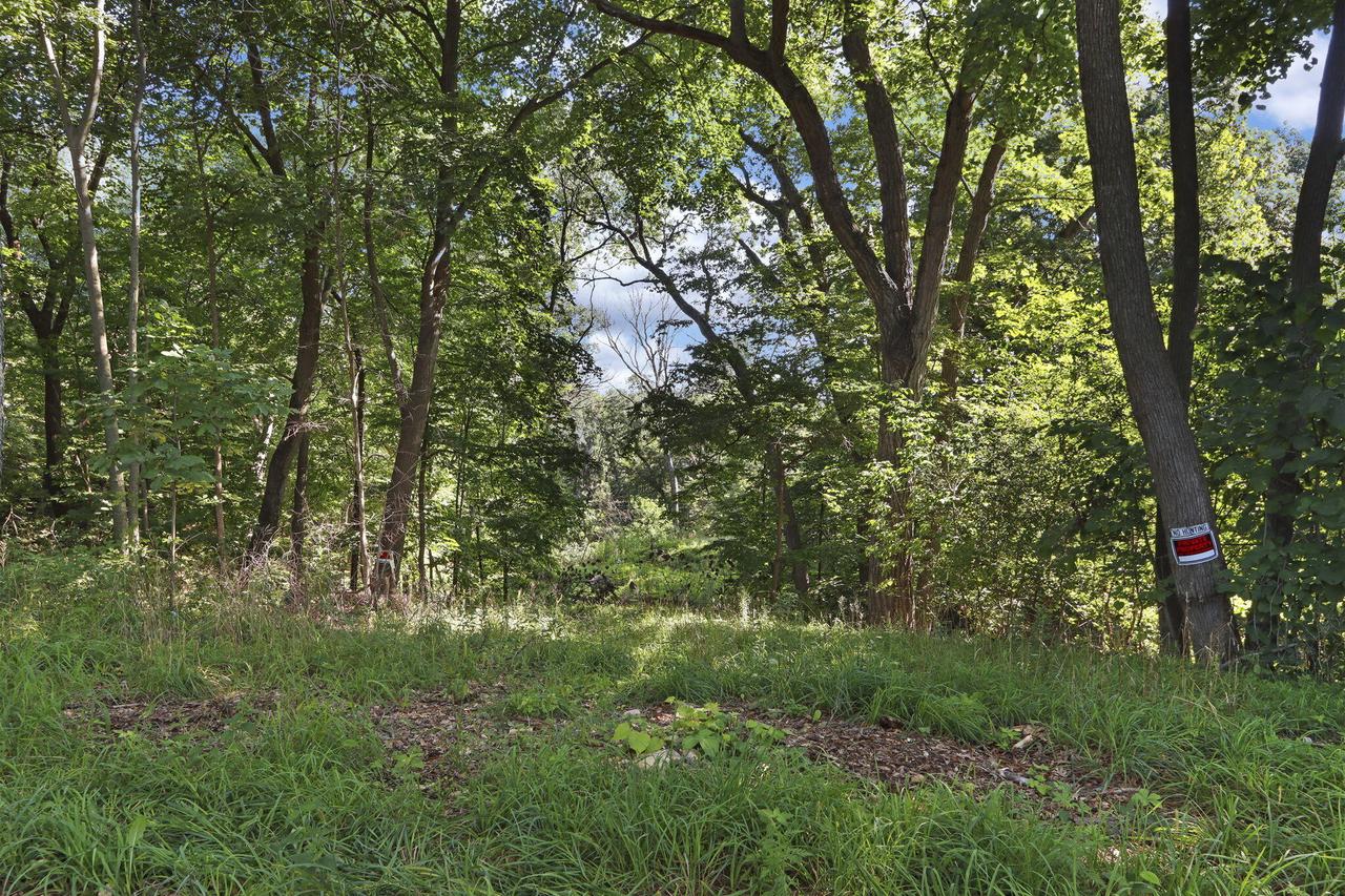 W5754 Nine Indian Trl, La Grange, WI 53121