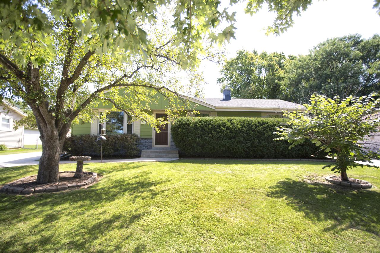 1505 Edgewood Ave, South Milwaukee, WI 53172