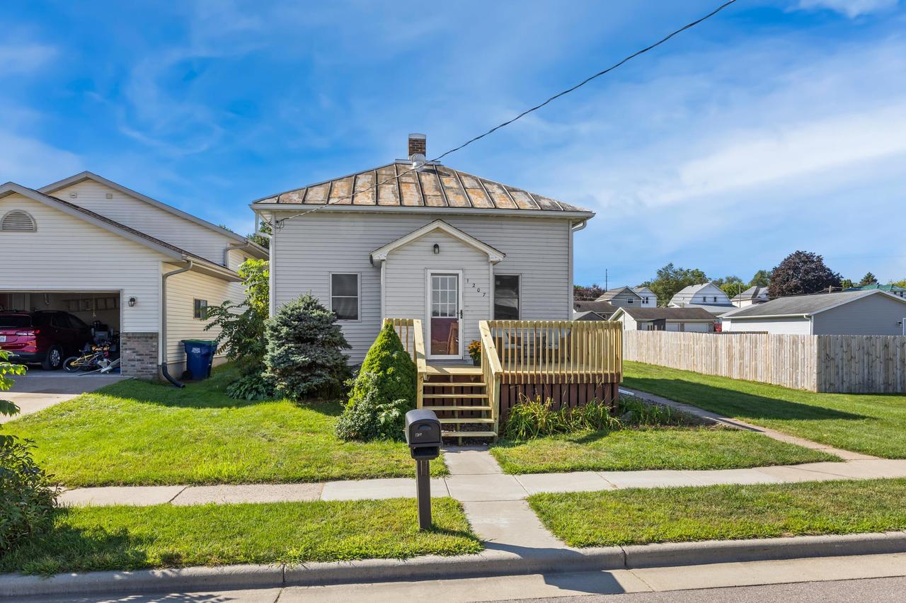 1207 Bangor St, Bangor, WI 54614