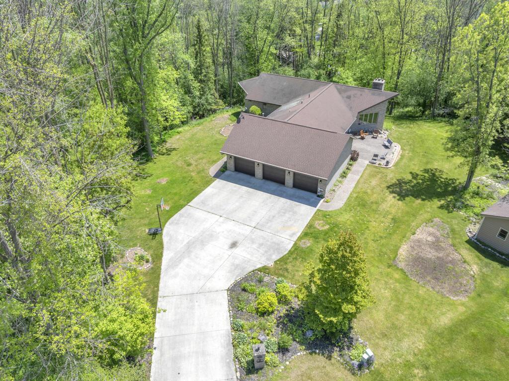 4564 Broadway St, Manitowoc, WI 54220