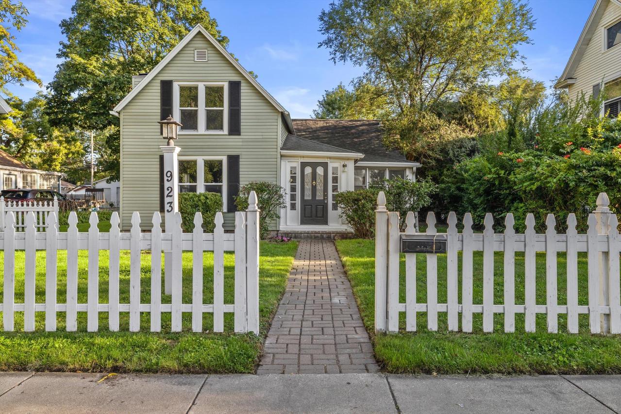 923 Marshall St., Lake Geneva, WI 53147