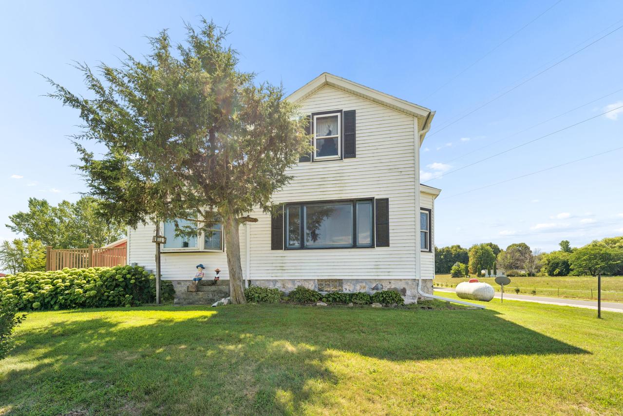 W1597 Foundry Rd, New Holstein, WI 53061