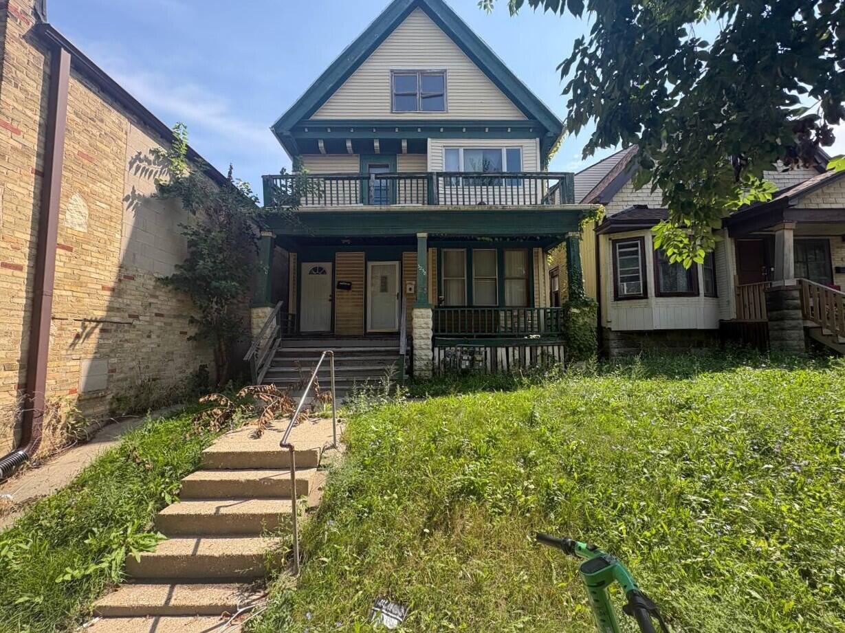 3258 N 33rd St, Milwaukee, WI 53216
