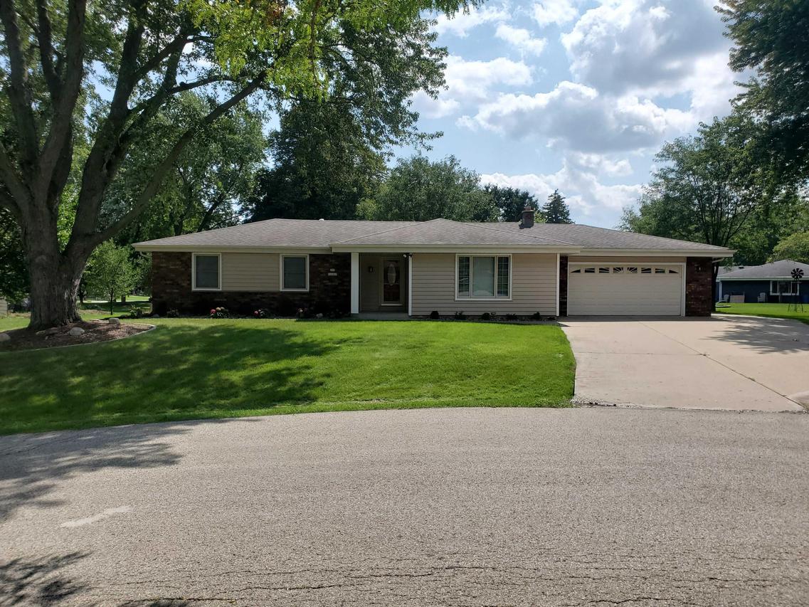 S72W16207 Edith Ct, Muskego, WI 53150