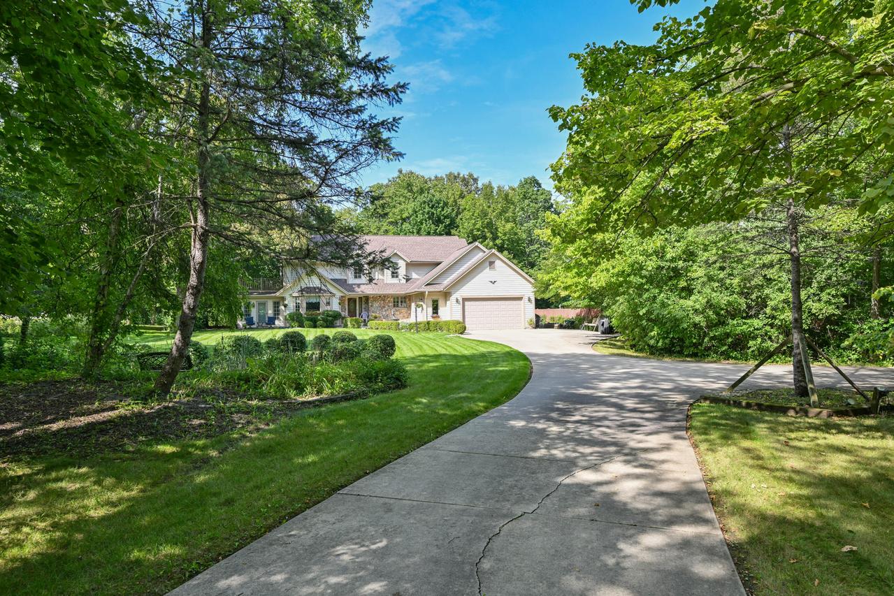 4120 W Puetz Rd, Franklin, WI 53132