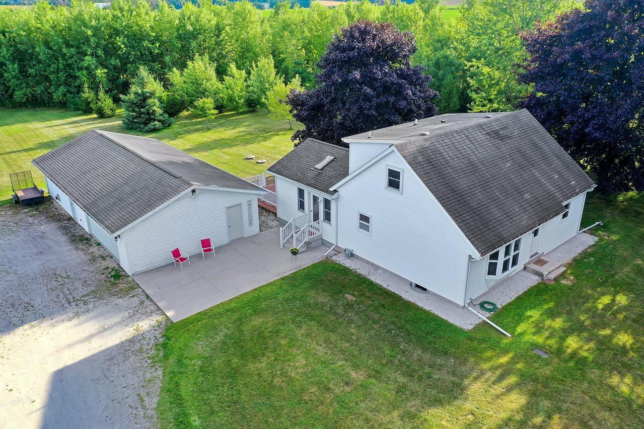 5531 Luckow Ln, Newton, WI 54220
