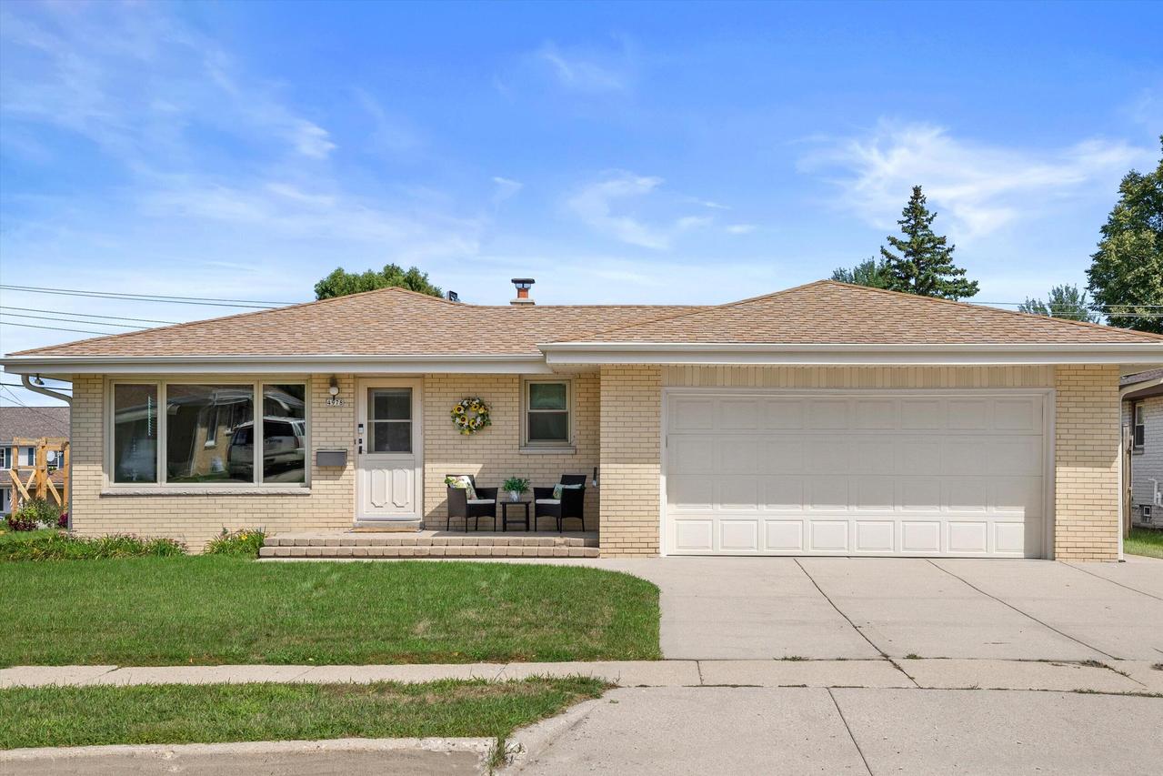 4978 S 24th St, Milwaukee, WI 53221