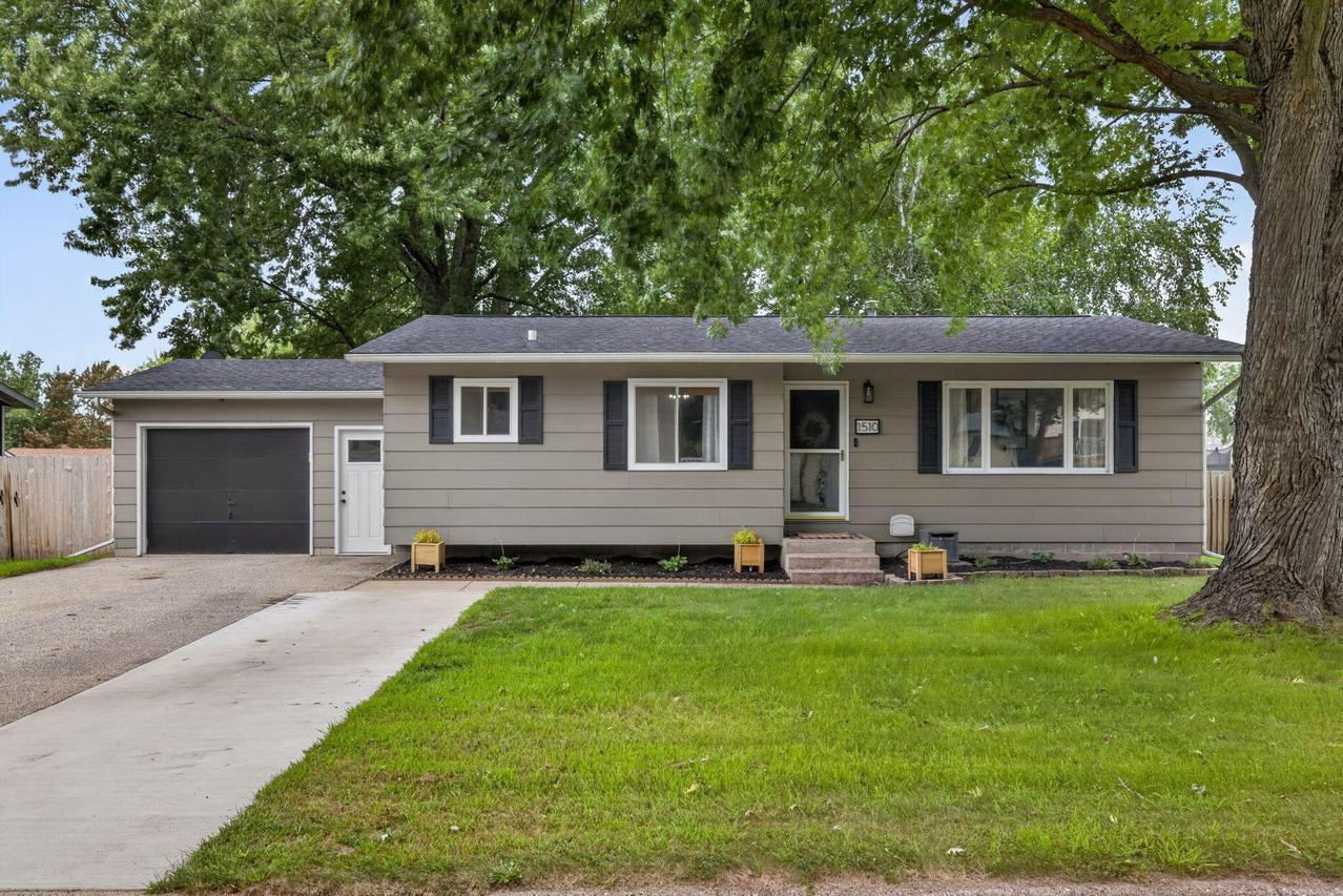 1510 Cliffview Dr, Holmen, WI 54636
