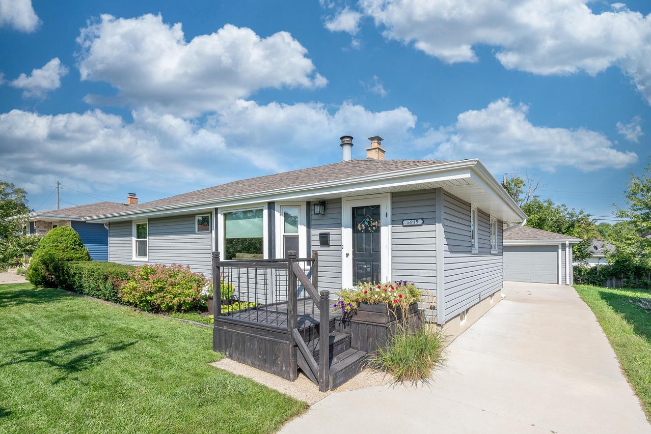 5915 43rd Ave, Kenosha, WI 53144