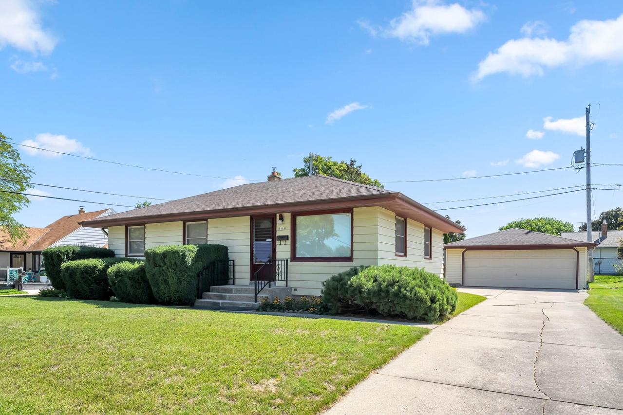 4418 S Kentucky Ave, Milwaukee, WI 53221