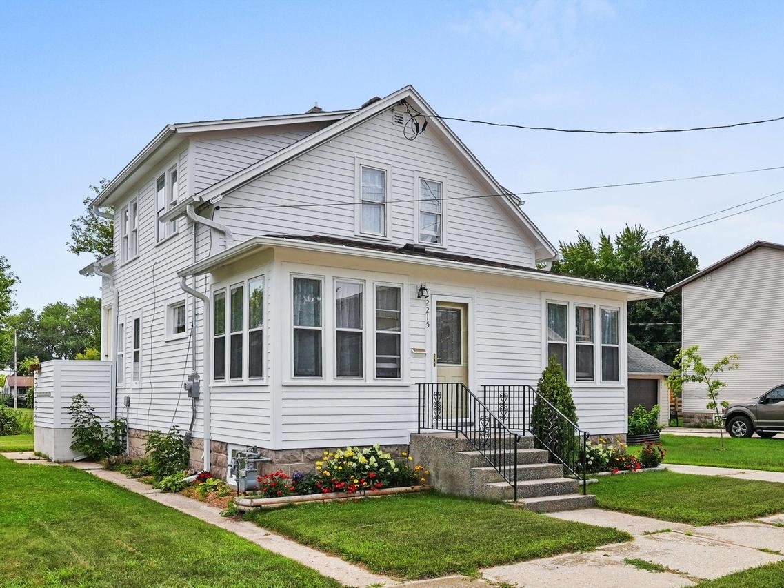2215 11th St, Two Rivers, WI 54241