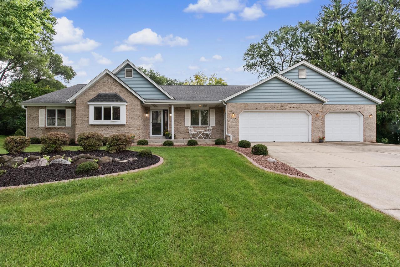 210 Riveredge Ct, Thiensville, WI 53092