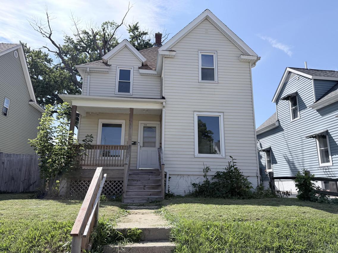 1544 Kearney Ave, Racine, WI 53405